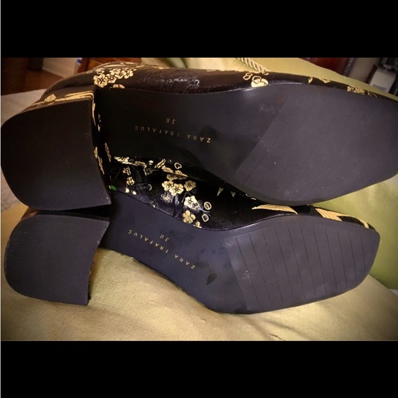 ZARA Chinoiserie Ankle Boots - Picture 6 of 7